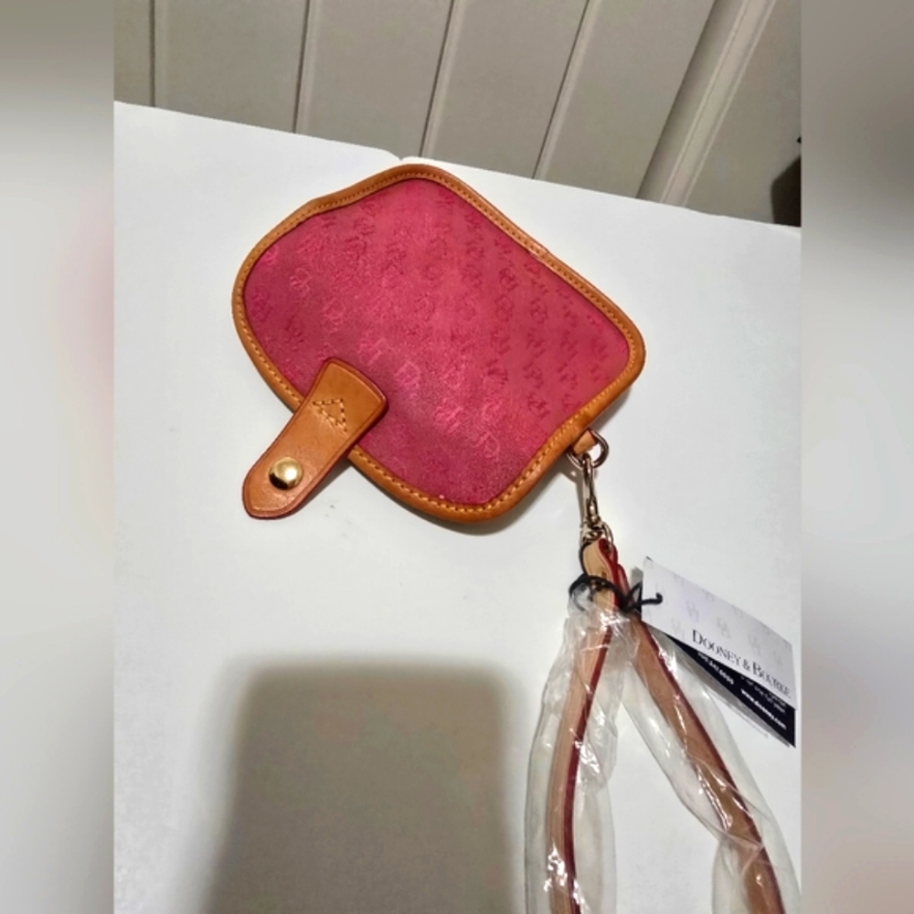 Dooney & BOURKE WRISTLET - Picture 11 of 11